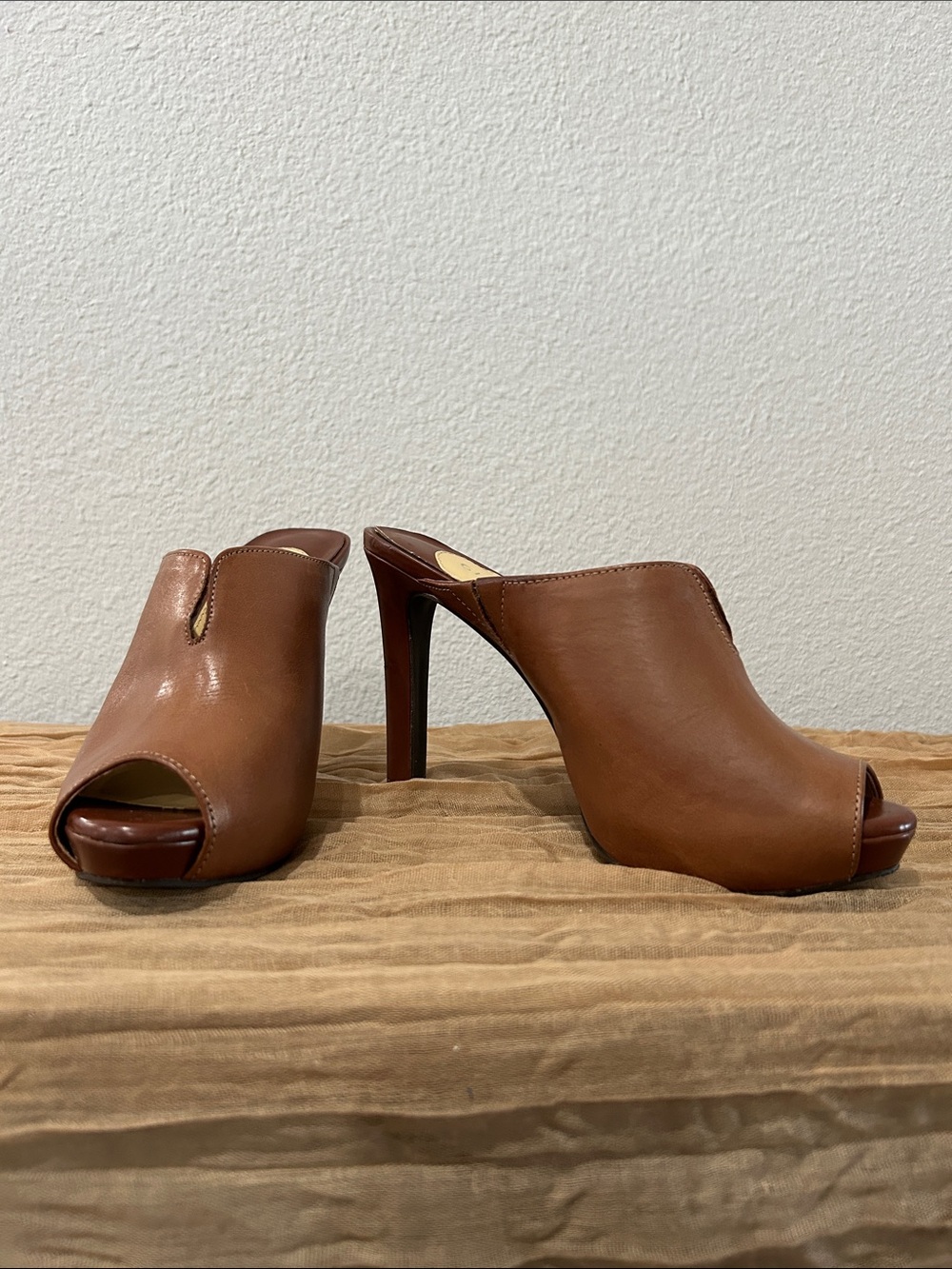 Brown Gianni Bini slide on mule heels